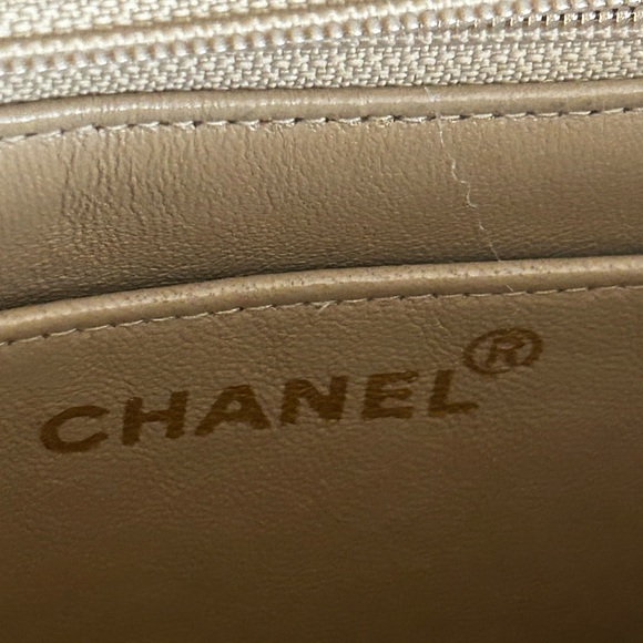 Chanel Vintage Mademoiselle - Picture 16 of 16